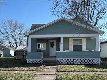 413 W 1st Street, Cameron, MO 64429