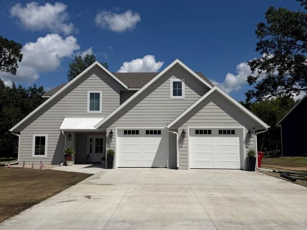 1753 Karnis Drive NW, Alexandria, MN 56308