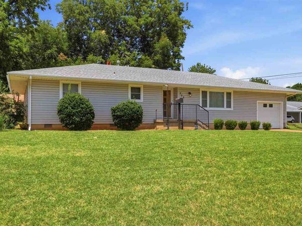 705 N 11th, Perry, OK 73077