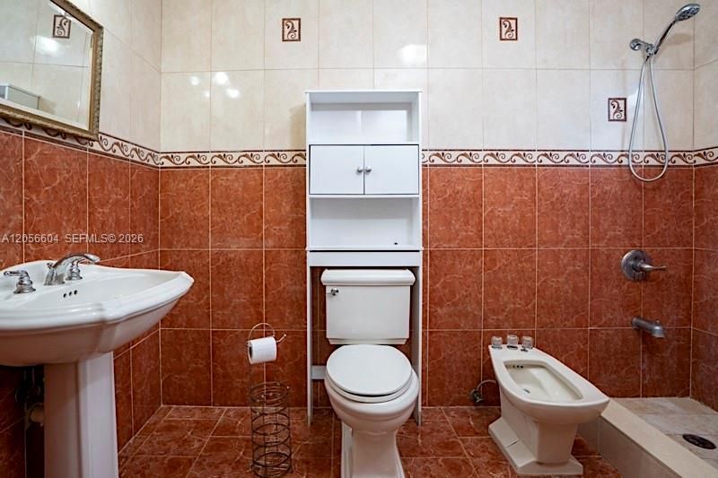 3438 SW 2nd St , Miami, FL 33135 Photo