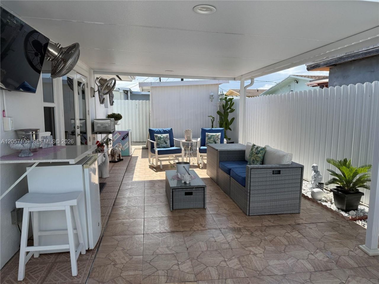 10571 SW 27th St, Miami, FL 33165 Photo