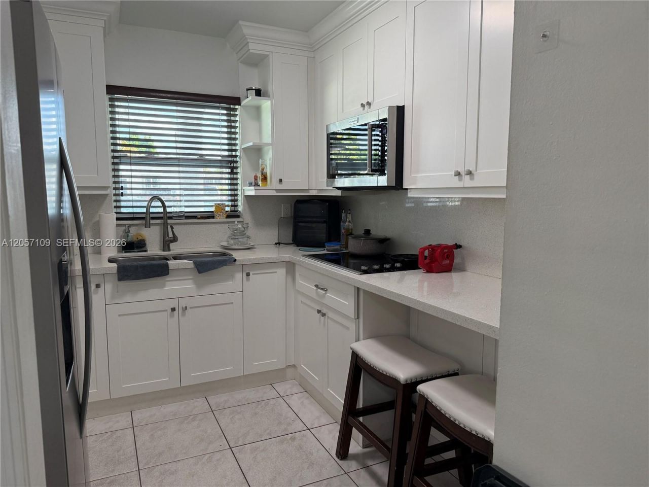 10571 SW 27th St, Miami, FL 33165 Photo