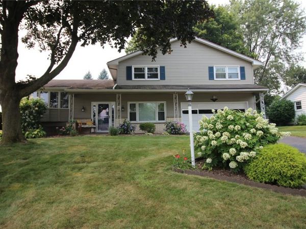 25 Kensington Court , Rochester, NY 14612