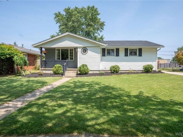 63 Queens Drive , West Seneca, NY 14224