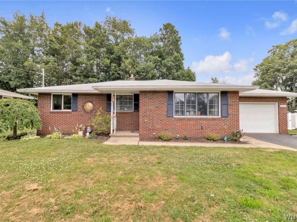 4294 Beetow Drive , Hamburg, NY 14075