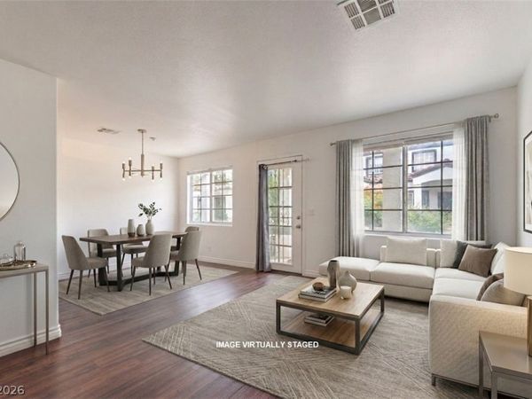 5330 E Charleston Boulevard, Unit 44, Las Vegas, NV 89142