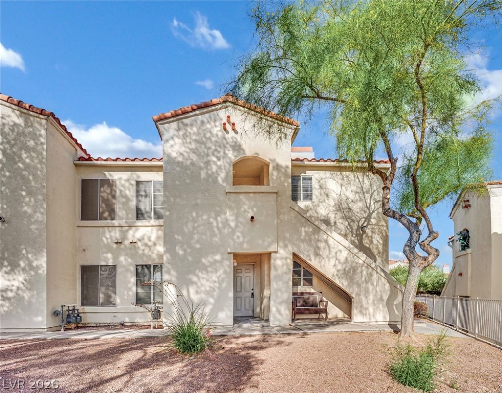 698 S Racetrack Road , Henderson, NV 89015