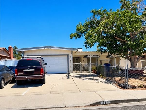 624 Donner Street , Las Vegas, NV 89107