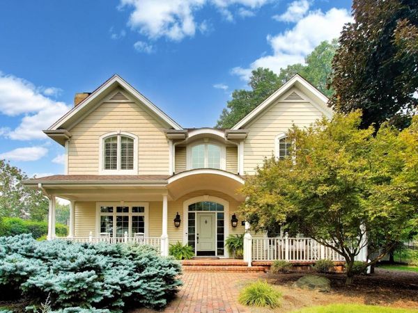 1600 N Vail Avenue , Arlington Heights, IL 60004
