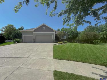 8501 Remi Court, Lincoln, NE 68526