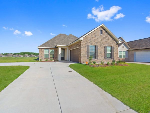 26057 Purdy Ave, Denham Springs, LA 70726