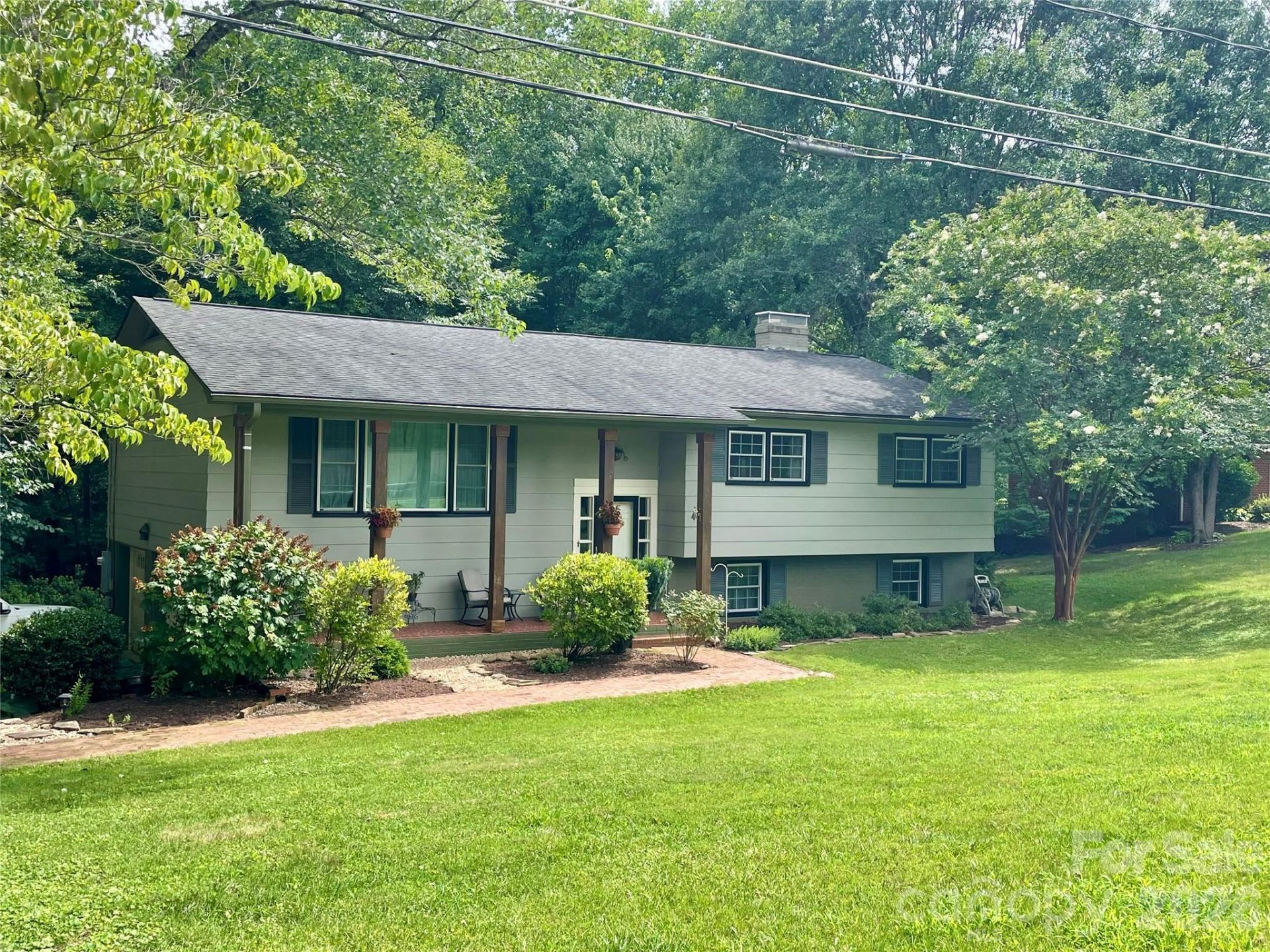 267 25th Avenue Nw, Hickory, NC 28601 Main Photo