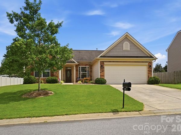 105 Kingston Drive , Mount Holly, NC 28120
