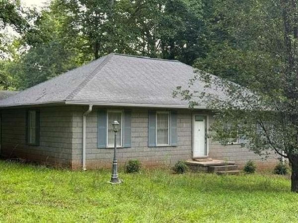 93 Rue Beauregard , Lavonia, GA 30553