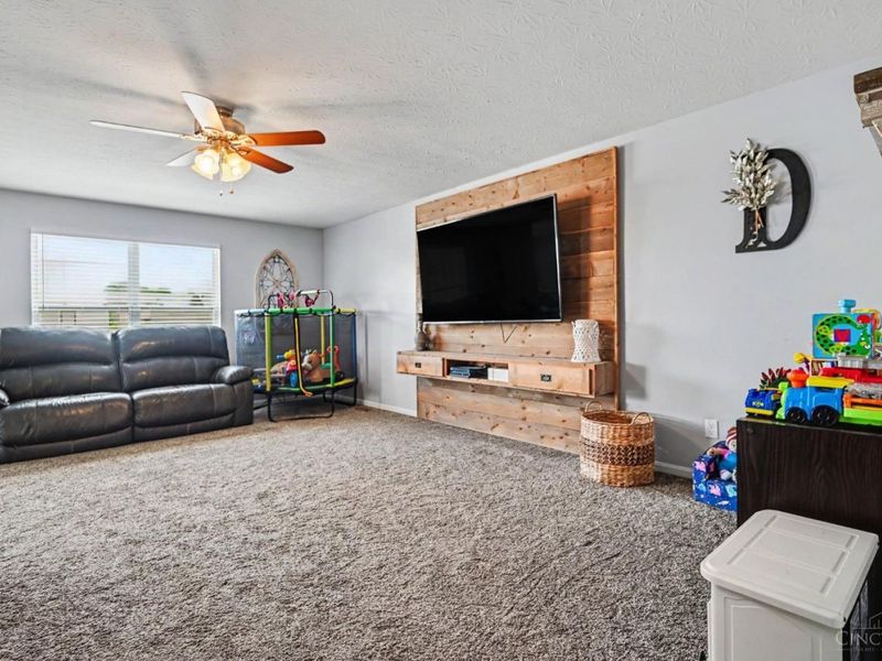 707 Holland Court, Trenton, OH 45067 Photo 5
