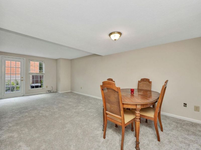 10917 Barrington Court, Sycamore Township, OH 45242 Photo 14