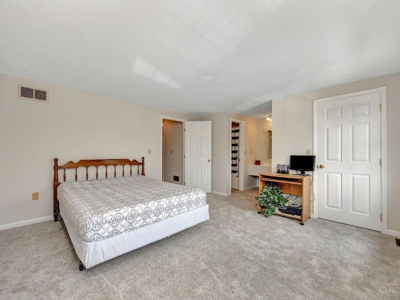 10917 Barrington Court, Sycamore Township, OH 45242 Photo 26