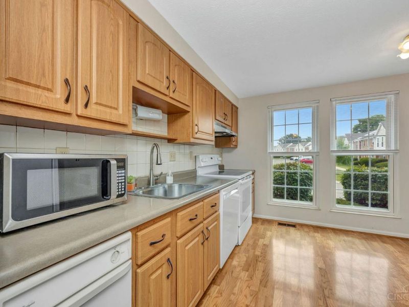 10917 Barrington Court, Sycamore Township, OH 45242 Photo 8