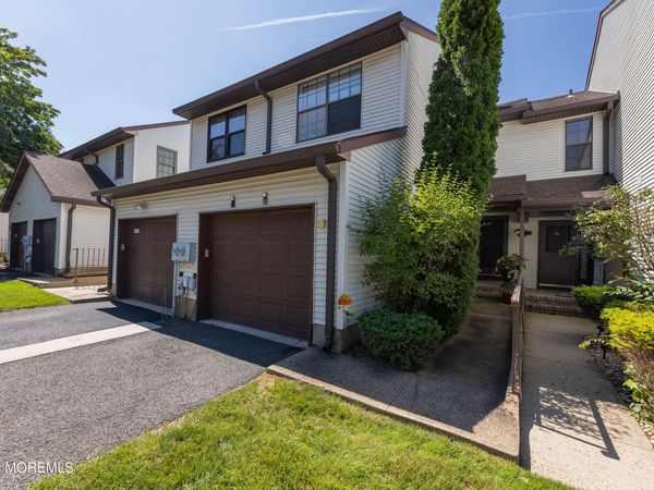 276 Longwood Drive, Unit 27-6, Englishtown, NJ 07726