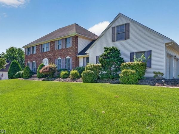 18 Cornell Trl, Hillsborough, NJ 08844