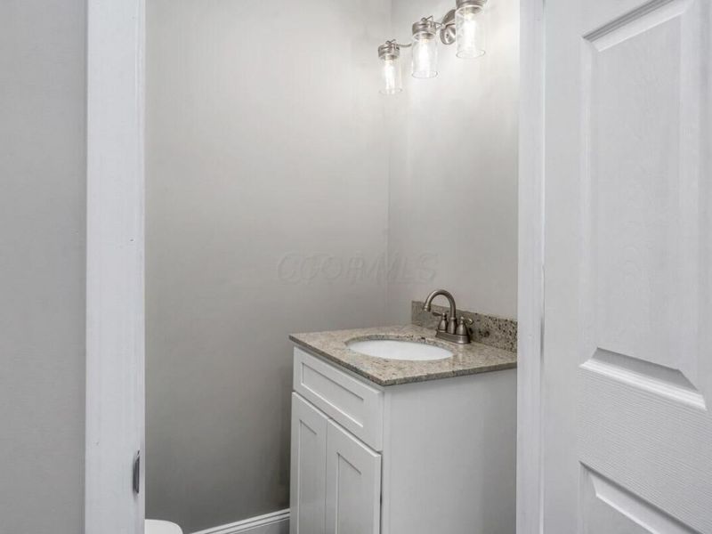 374 S Harris Avenue , Columbus, OH 43204 Photo 4