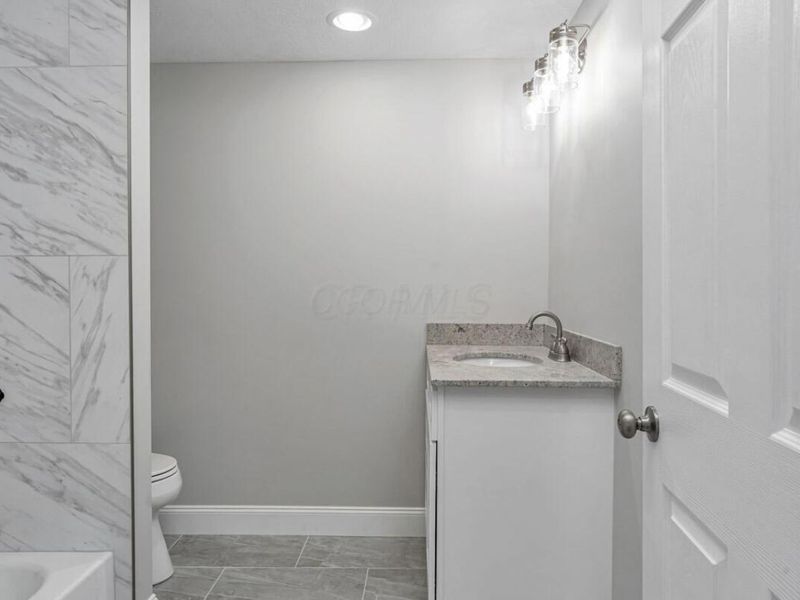 374 S Harris Avenue , Columbus, OH 43204 Photo 8