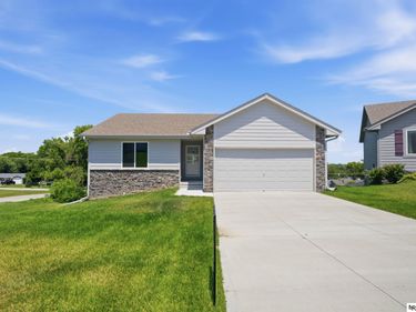 1010 S 14th Avenue, Blair, NE 68008