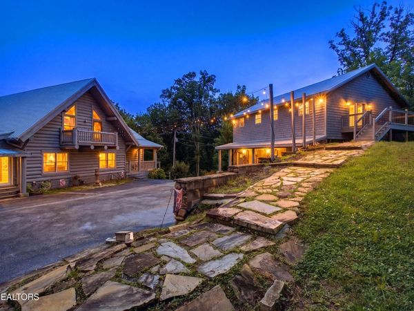 4167 Spring Creek Way , Sevierville, TN 37876