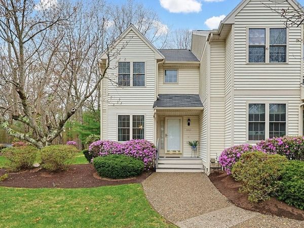 3301 Maple Brook Road, Unit 301, Bellingham, MA 02019