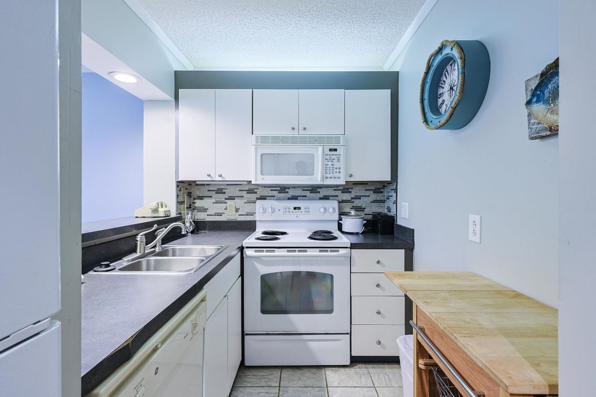 415 Ocean Creek Dr.  Photo 6