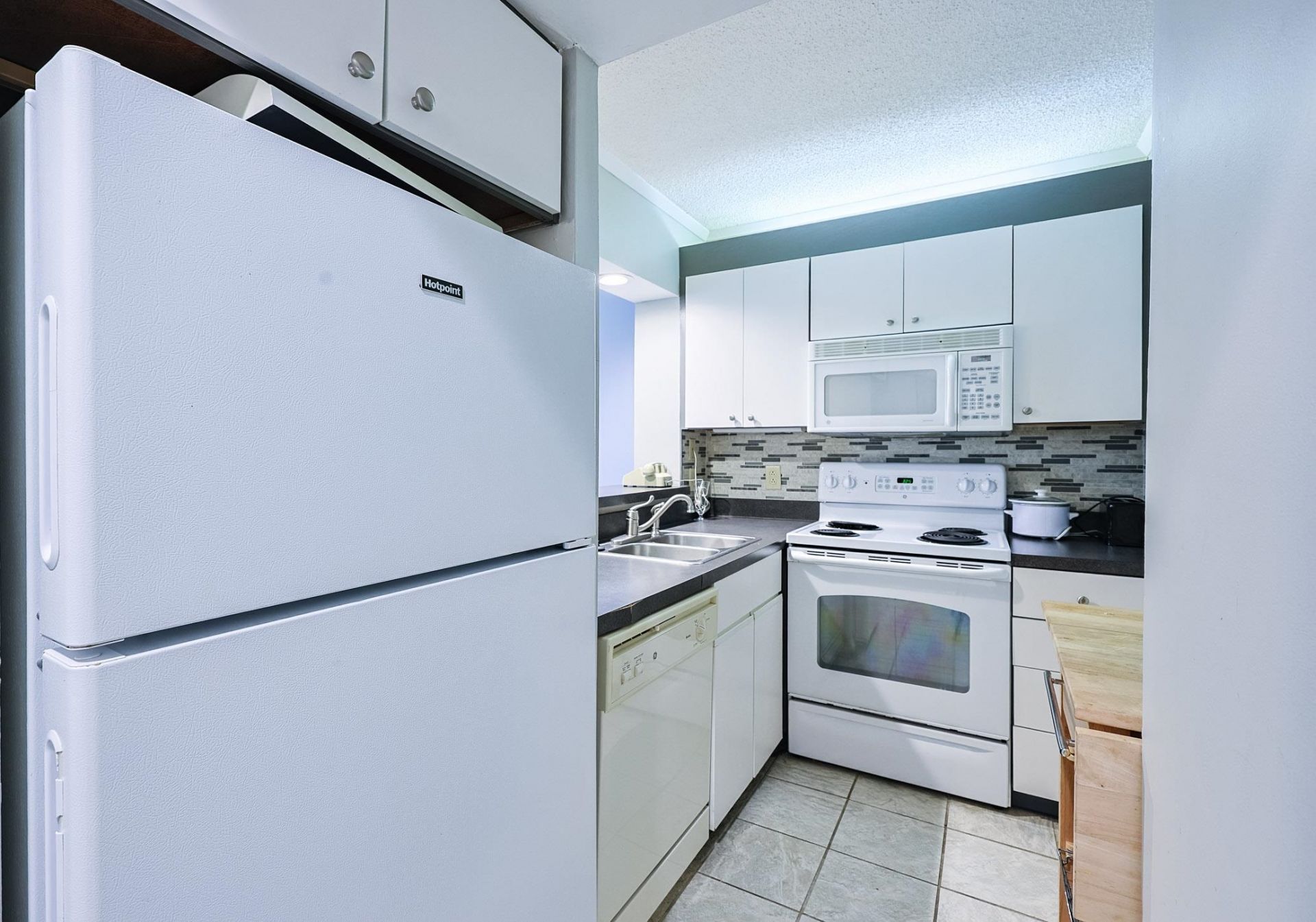415 Ocean Creek Dr.  Photo 7