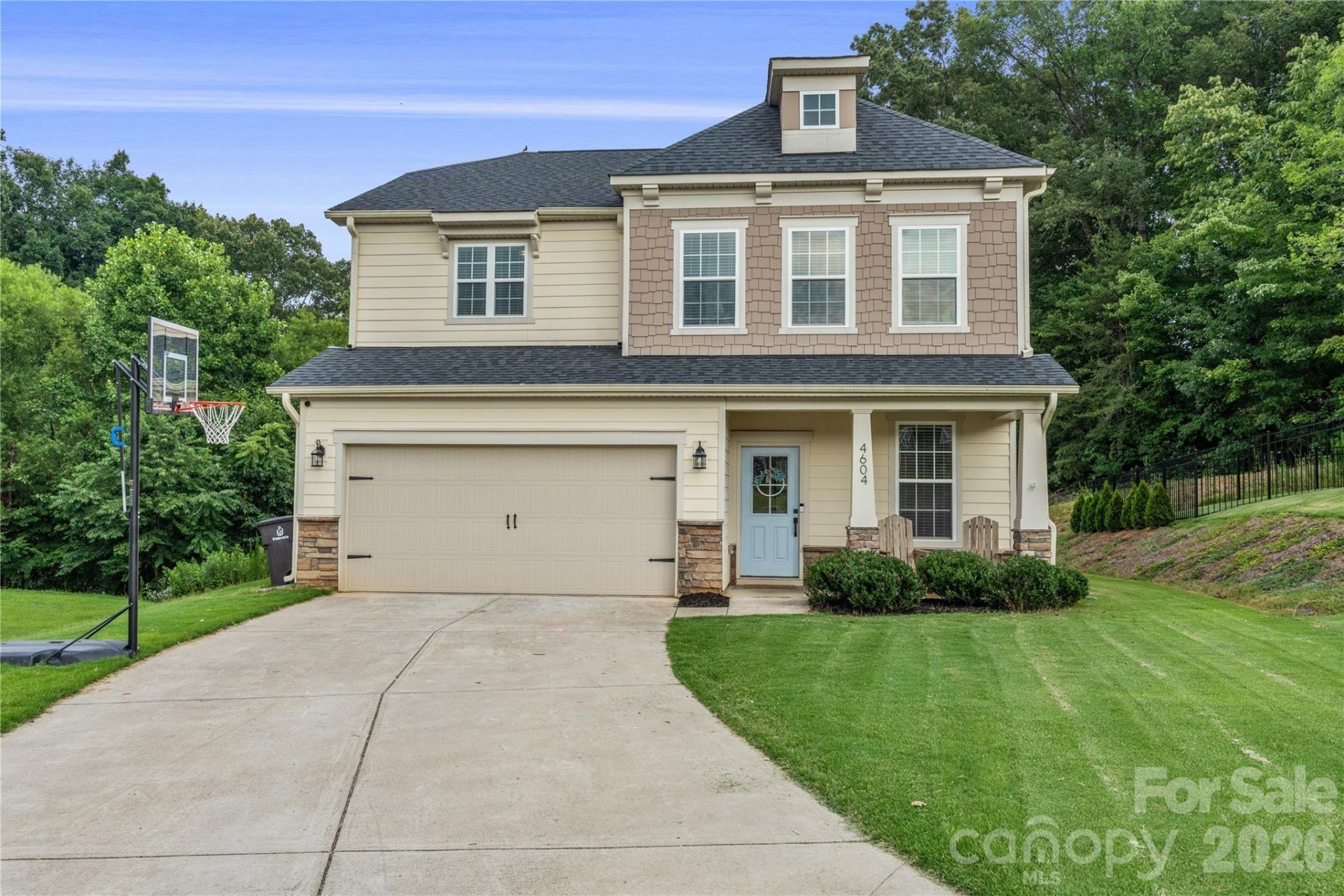 4604 Fairway Run Drive , Pfafftown, NC 27040 Main Photo