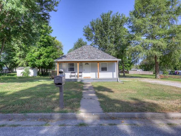 717 N Adams Street , Nevada, MO 64772