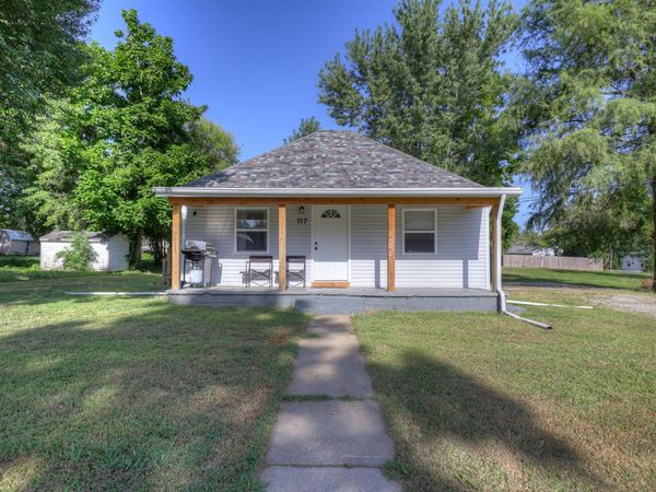 717 N Adams Street , Nevada, MO 64772