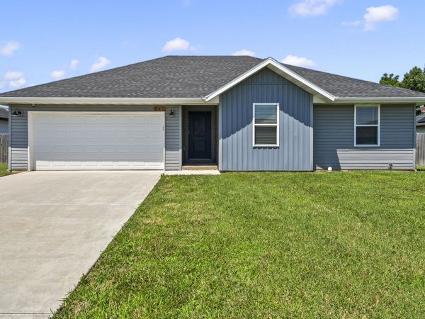 547 Hudson Avenue , Republic, MO 65738