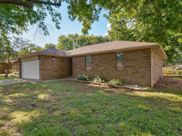 1037 W Lindberg Street , Springfield, MO 65807