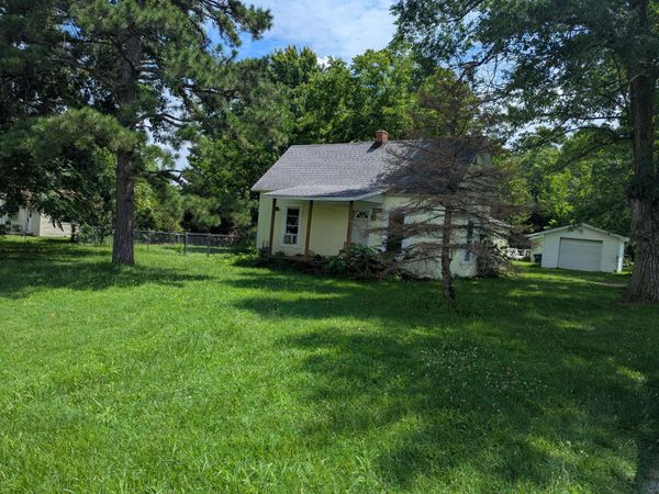 536 S Walnut Street , Marshfield, MO 65706