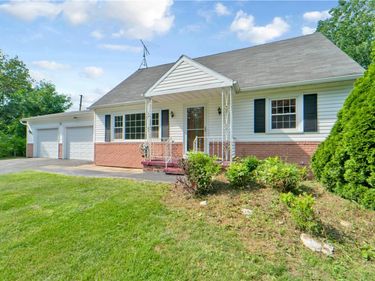 32 Ridgelea Court , Rochester, NY 14615