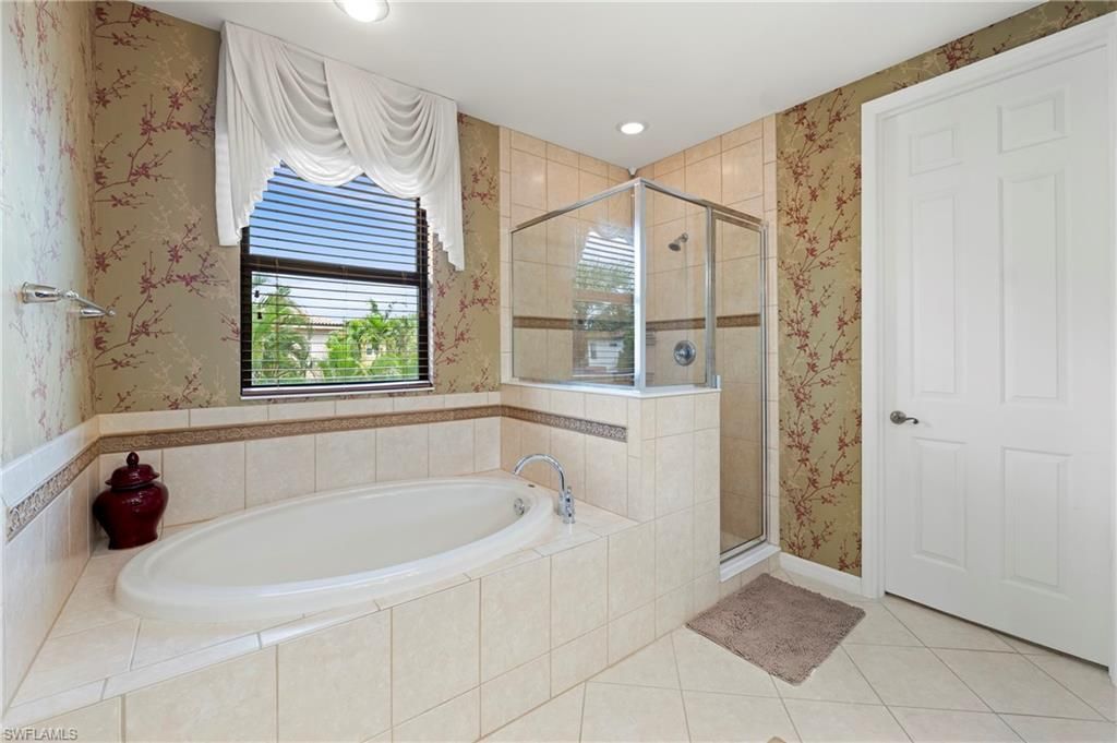 1224 Manado Dr , Naples, FL 34113 Photo