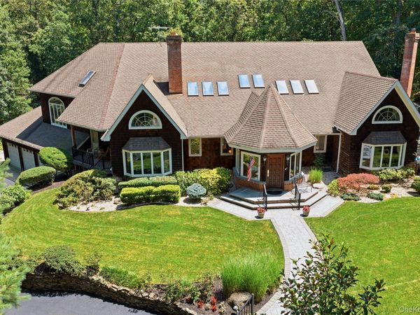 55 Meadow Glen Road, Northport, NY 11768
