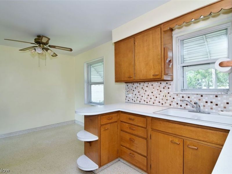 232 E 293rd Street , Willowick, OH 44095 Photo 14