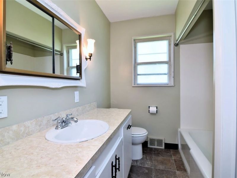 232 E 293rd Street , Willowick, OH 44095 Photo 20
