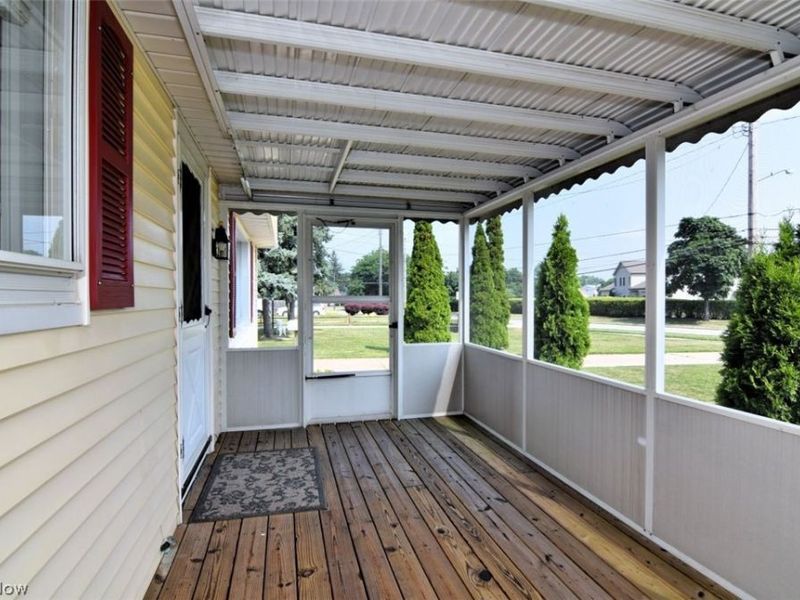 232 E 293rd Street , Willowick, OH 44095 Photo 5