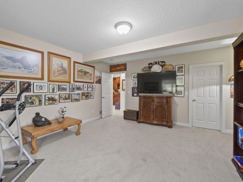 9889 Morris Drive , Dublin, OH 43017 Photo 80