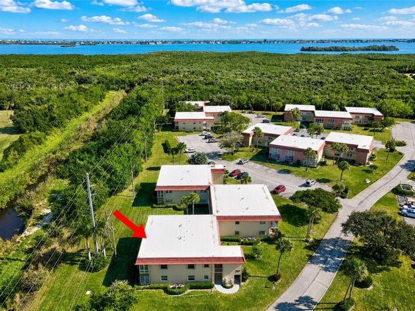 107 Spring Lake Court, Unit 206, Vero Beach, FL 32962
