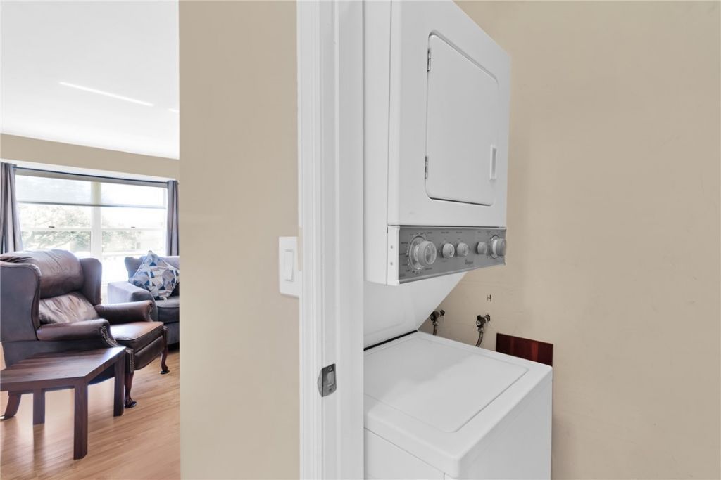 107 Spring Lake Court, Unit 206, Vero Beach, FL 32962 Photo