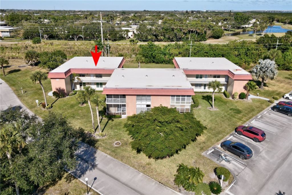 107 Spring Lake Court, Unit 206, Vero Beach, FL 32962 Photo