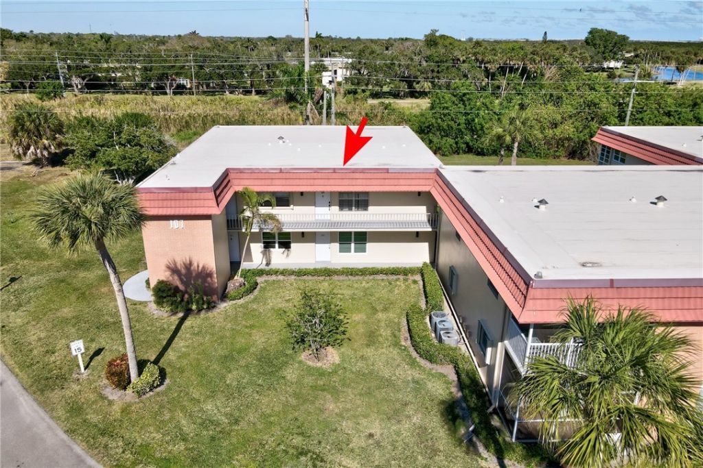 107 Spring Lake Court, Unit 206, Vero Beach, FL 32962 Photo