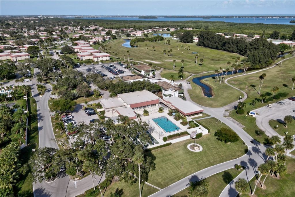 107 Spring Lake Court, Unit 206, Vero Beach, FL 32962 Photo