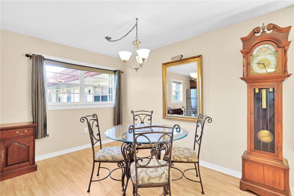107 Spring Lake Court, Unit 206, Vero Beach, FL 32962 Photo